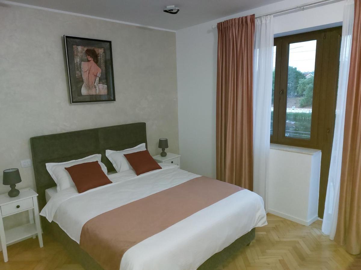 Water Lily Apartment Studio 2 cu parcare gratuita Oradea Exterior foto