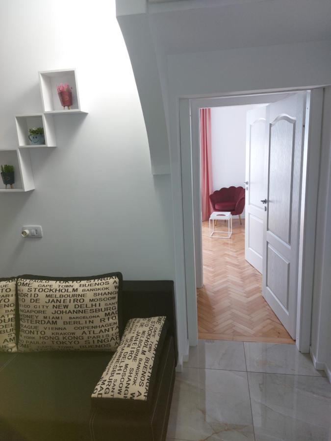 Water Lily Apartment Studio 2 cu parcare gratuita Oradea Exterior foto