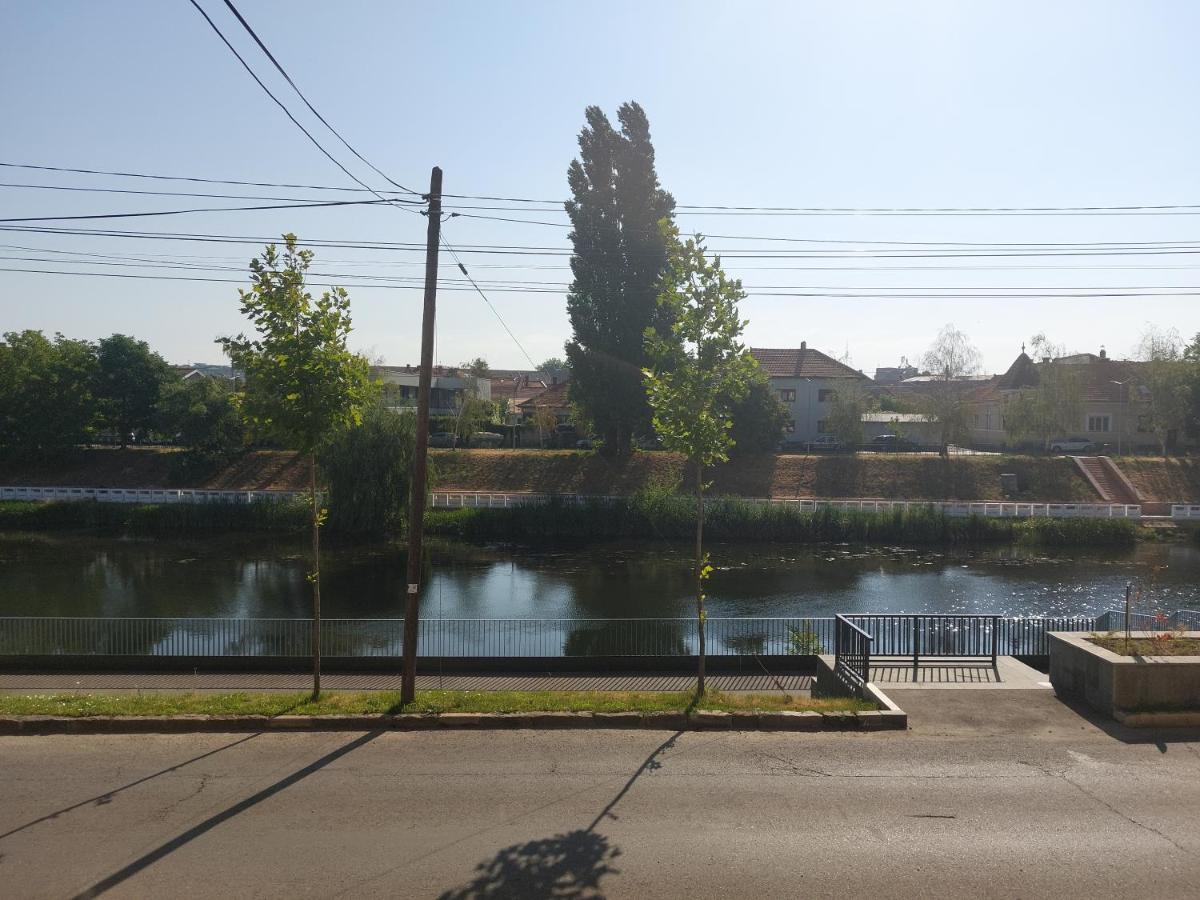 Water Lily Apartment Studio 2 cu parcare gratuita Oradea Exterior foto