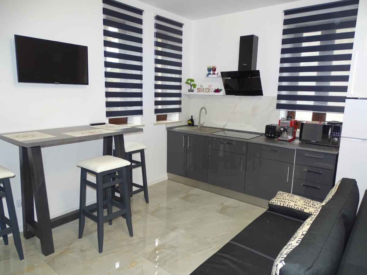 Water Lily Apartment Studio 2 cu parcare gratuita Oradea Exterior foto