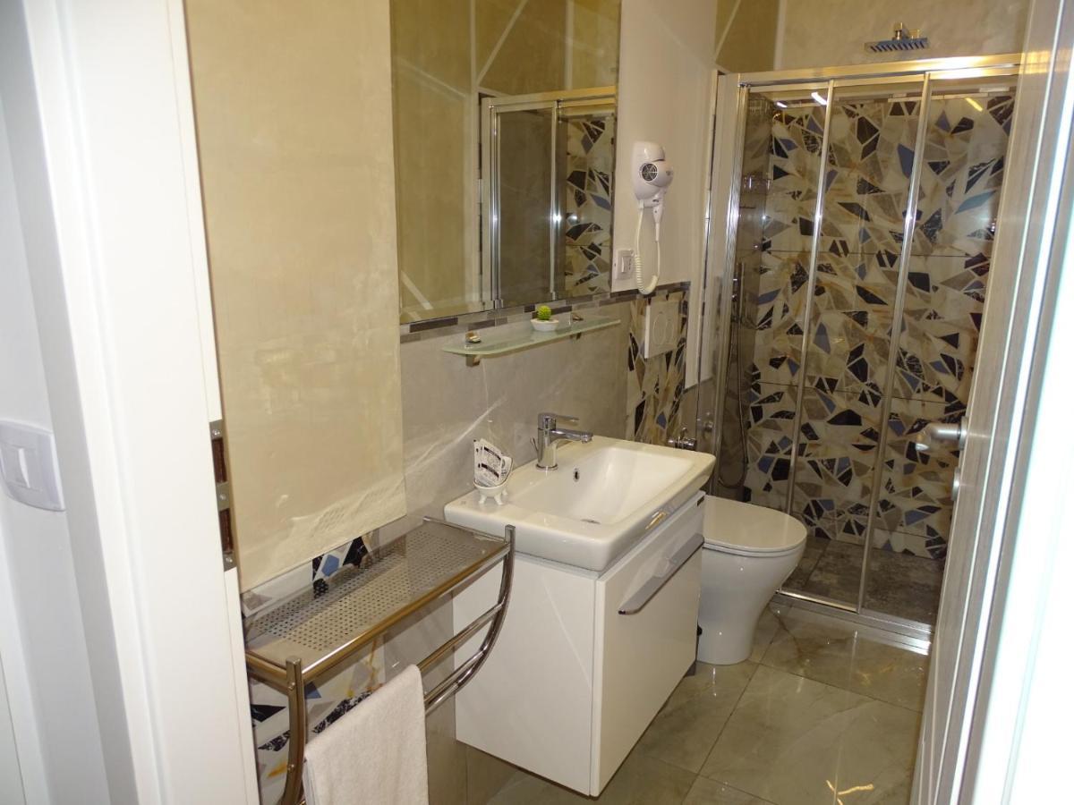 Water Lily Apartment Studio 2 cu parcare gratuita Oradea Exterior foto
