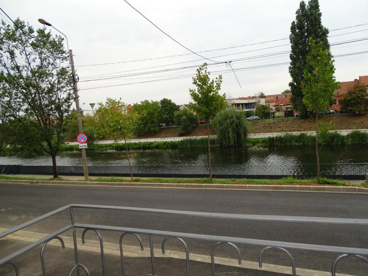 Water Lily Apartment Studio 2 cu parcare gratuita Oradea Exterior foto